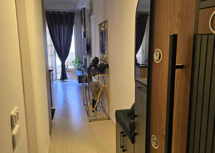 Florenza Khamsin Daire